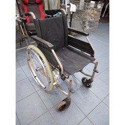 Invalidní vozík skládací